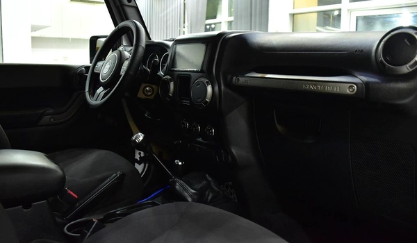 Jeep Wrangler Sport ( 2017 Model ) in White Color GCC Specs