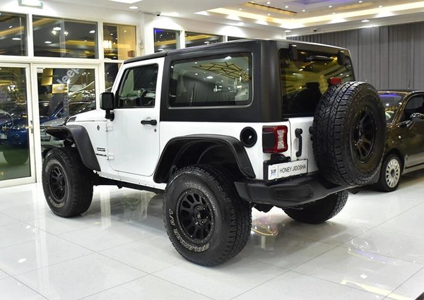 Jeep Wrangler Sport ( 2017 Model ) in White Color GCC Specs