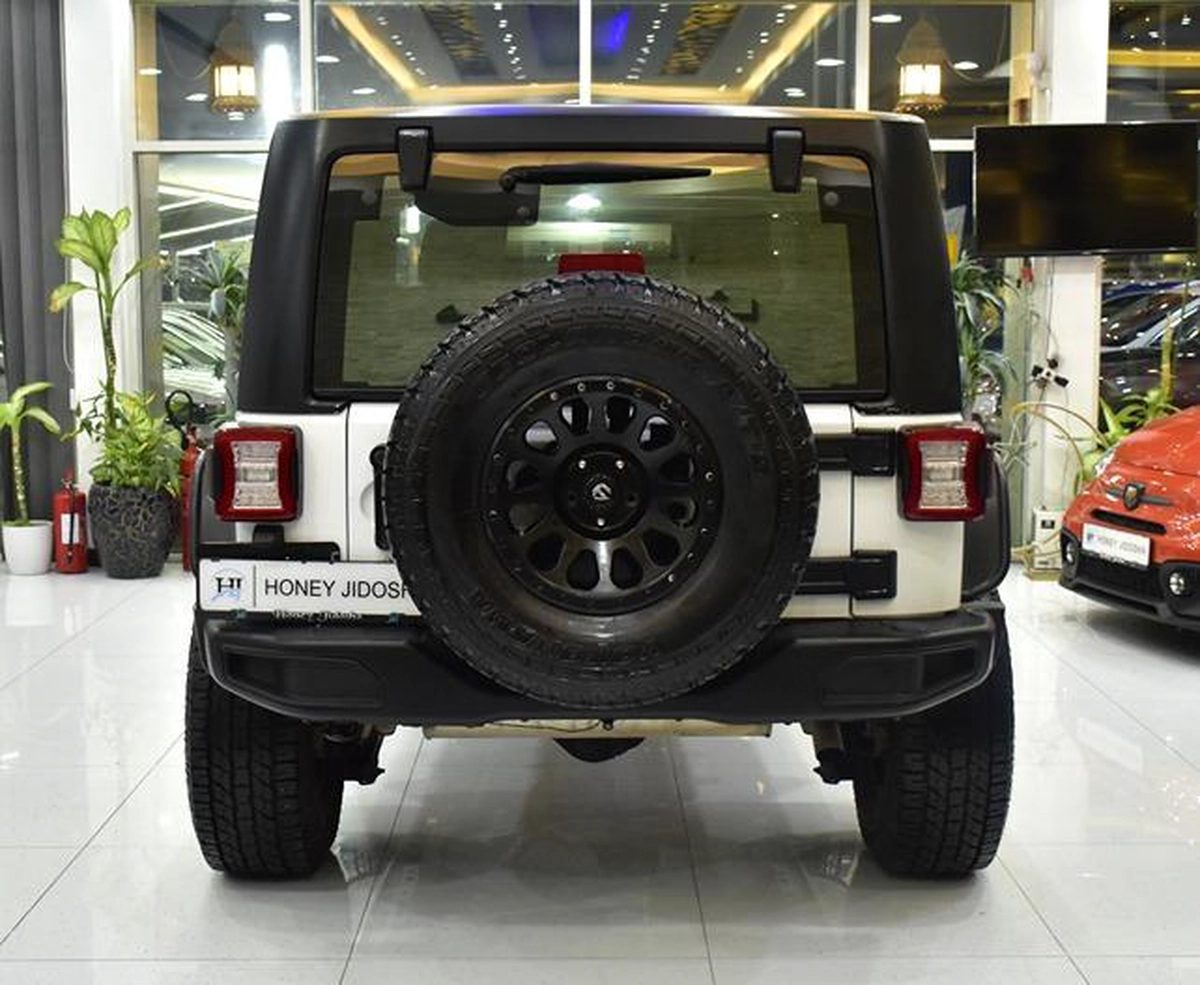 Jeep Wrangler Sport ( 2017 Model ) in White Color GCC Specs-1-1