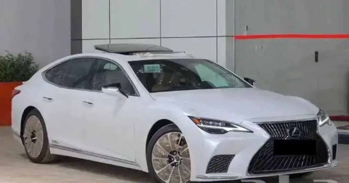 2026 Lexus IS 500 White – Luxury Sport Sedan