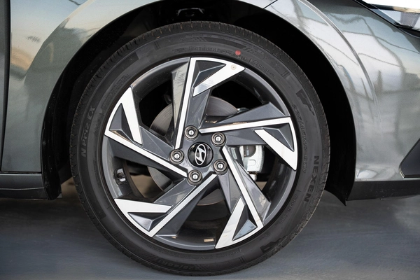 HYUNDAI ELANTRA 1.5 CHINESE SPECS 2025 MODEL FULL OPTION