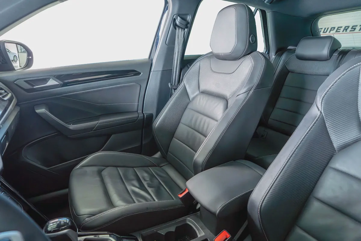 Volkswagen T-ROC R Line -GCC-Al Nabooda Warranty Until 12/2027  Service Contract Until 12/2028-11-11