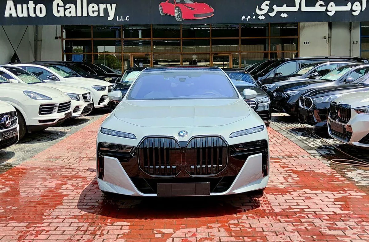 BMW 740i M SPORT Warranty & Service 2026 GCC-1-0