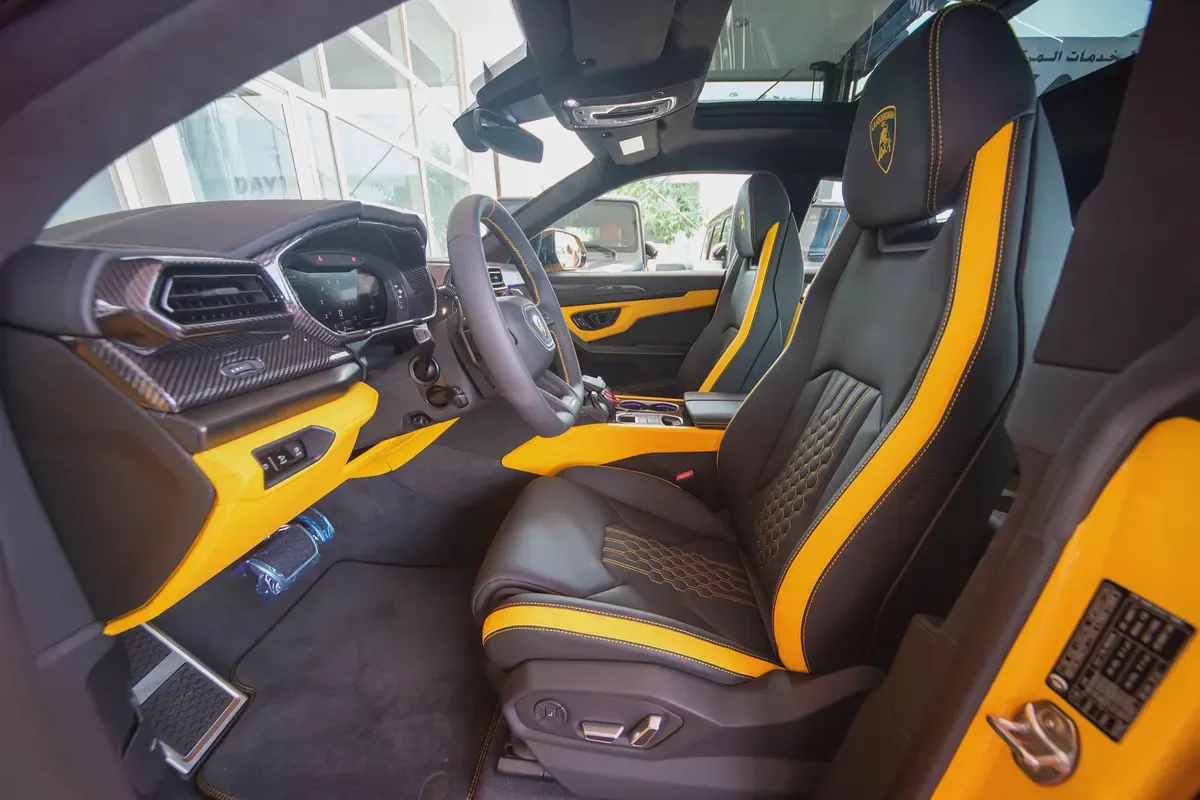Lamborghini Urus SE | 2025 | 0 km | Under warranty | Carbon Fiber interior-10-10