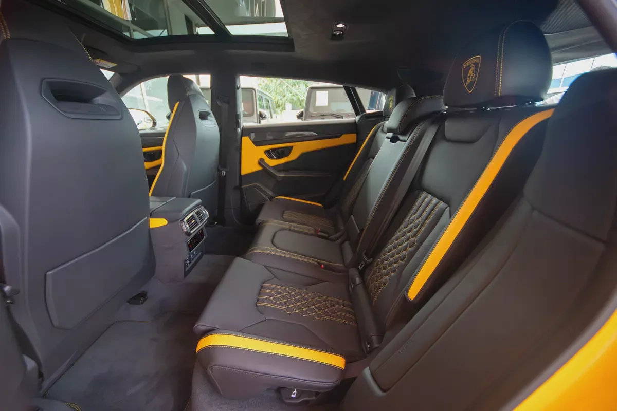 Lamborghini Urus SE | 2025 | 0 km | Under warranty | Carbon Fiber interior-12-12