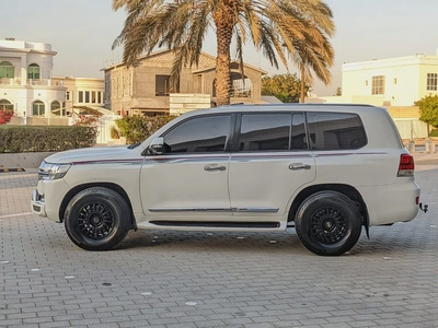 TOYOTA LAND CRUISER 2008 FACELIFTED 2021 VXR GCC IN EXCELLENT CONDITION-10