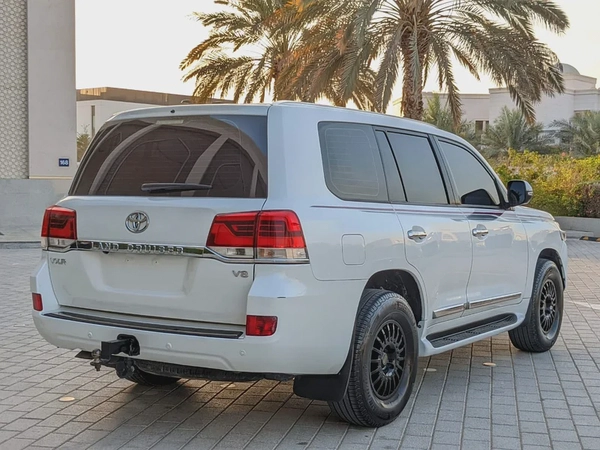 TOYOTA LAND CRUISER 2008 FACELIFTED 2021 VXR GCC IN EXCELLENT CONDITION