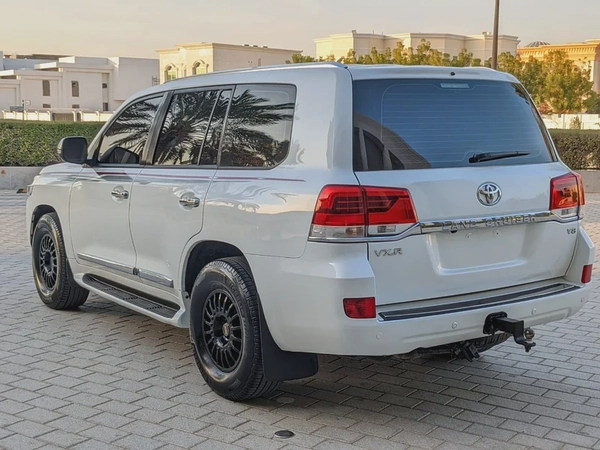 TOYOTA LAND CRUISER 2008 FACELIFTED 2021 VXR GCC IN EXCELLENT CONDITION
