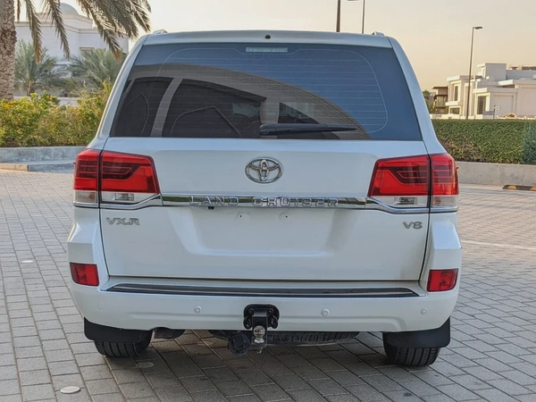 TOYOTA LAND CRUISER 2008 FACELIFTED 2021 VXR GCC IN EXCELLENT CONDITION