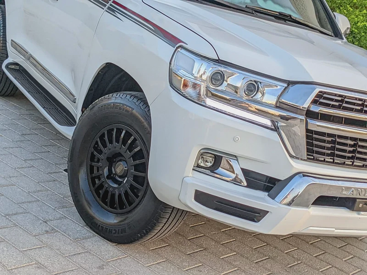 TOYOTA LAND CRUISER 2008 FACELIFTED 2021 VXR GCC IN EXCELLENT CONDITION-14-14