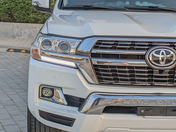 TOYOTA LAND CRUISER 2008 FACELIFTED 2021 VXR GCC IN EXCELLENT CONDITION