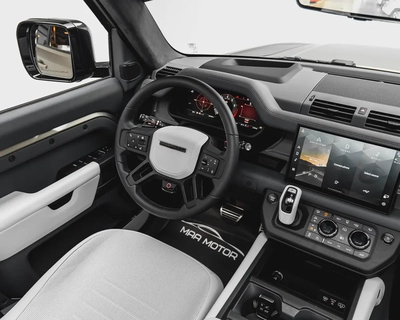 Land Rover Defender OCTA | GCC 2025-10