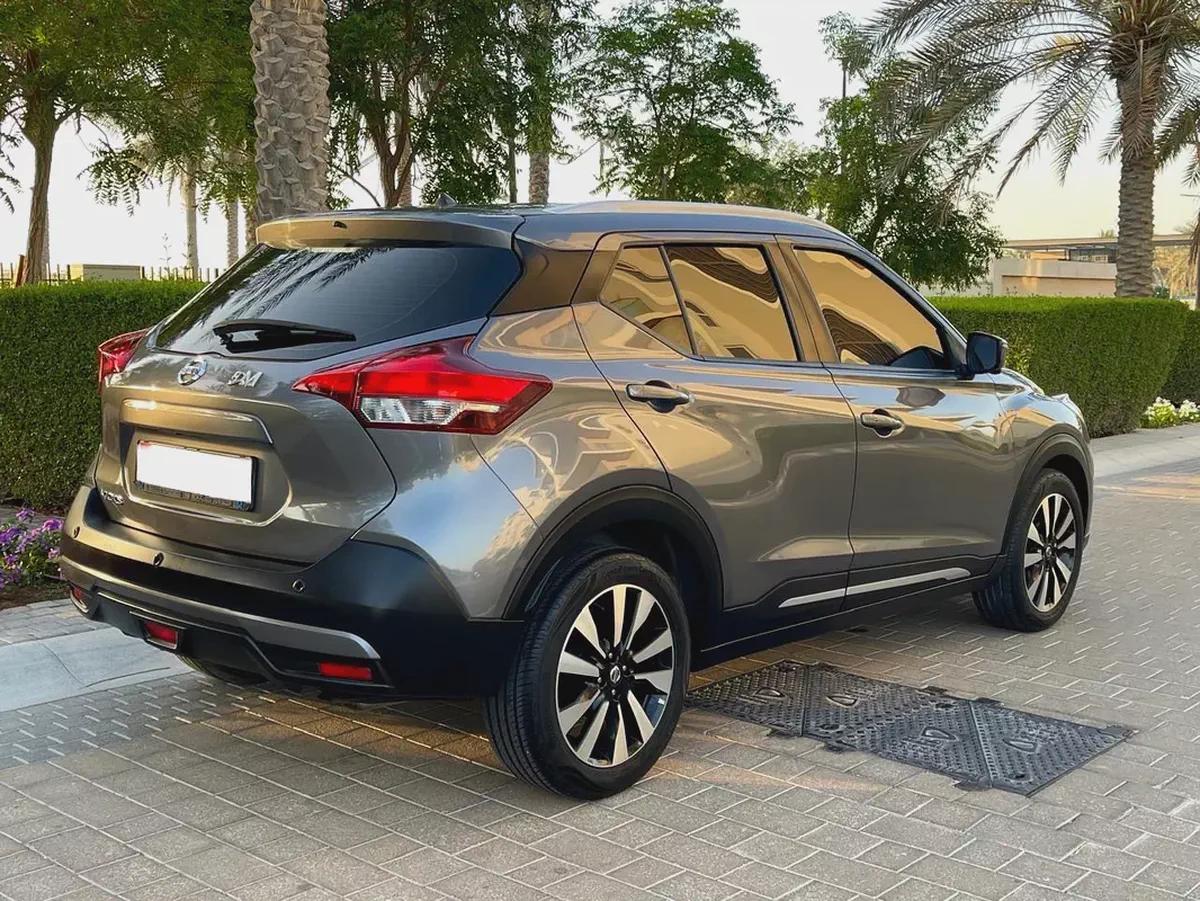 2020 Nissan Kicks SL //Very Low Mileage//Full agency Maintained// No Accident-5-5