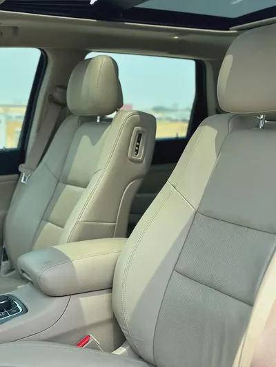 Full Agency Service History | Original Paint | Jeep Grand Cherokee Limited | GCC Specs-7