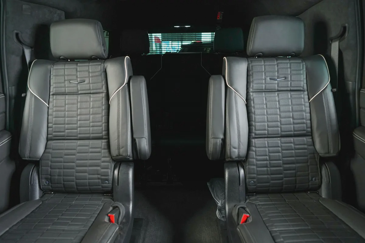 Cadillac Escalade ESV- GCC- new shape-low mileage- Agency warranty and service-19-19