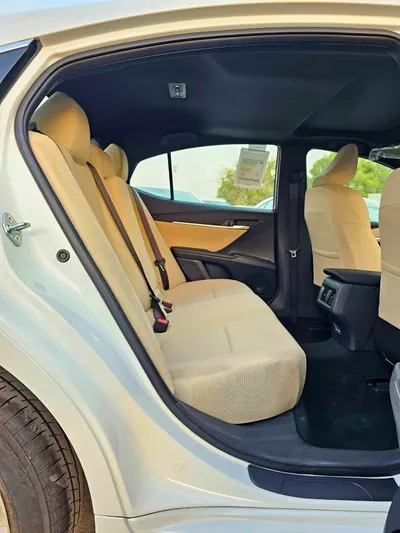 Toyota Camry LE / 2.5L V4 PETROL / PUSH START / DVD CAMERA / SUNROOF (CODE # CPTLE)-8