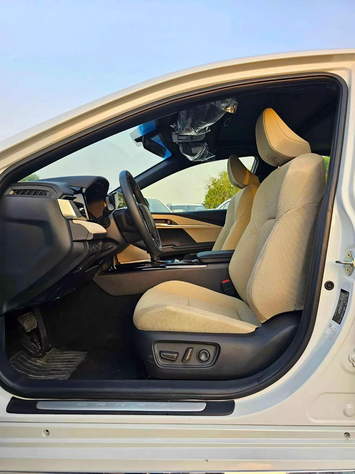 Toyota Camry LE / 2.5L V4 PETROL / PUSH START / DVD CAMERA / SUNROOF (CODE # CPTLE)-5-0