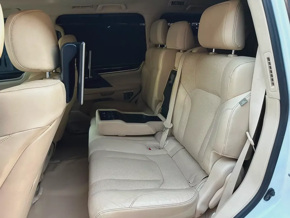 2016 Lexus LX570 GCC Specs Full Option 5.7L V8 4WD Hydraulic Suspension 360 Camera Navigation-18-18