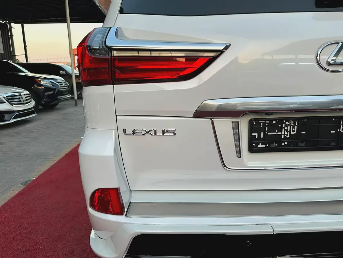 2016 Lexus LX570 GCC Specs Full Option 5.7L V8 4WD Hydraulic Suspension 360 Camera Navigation-5-5