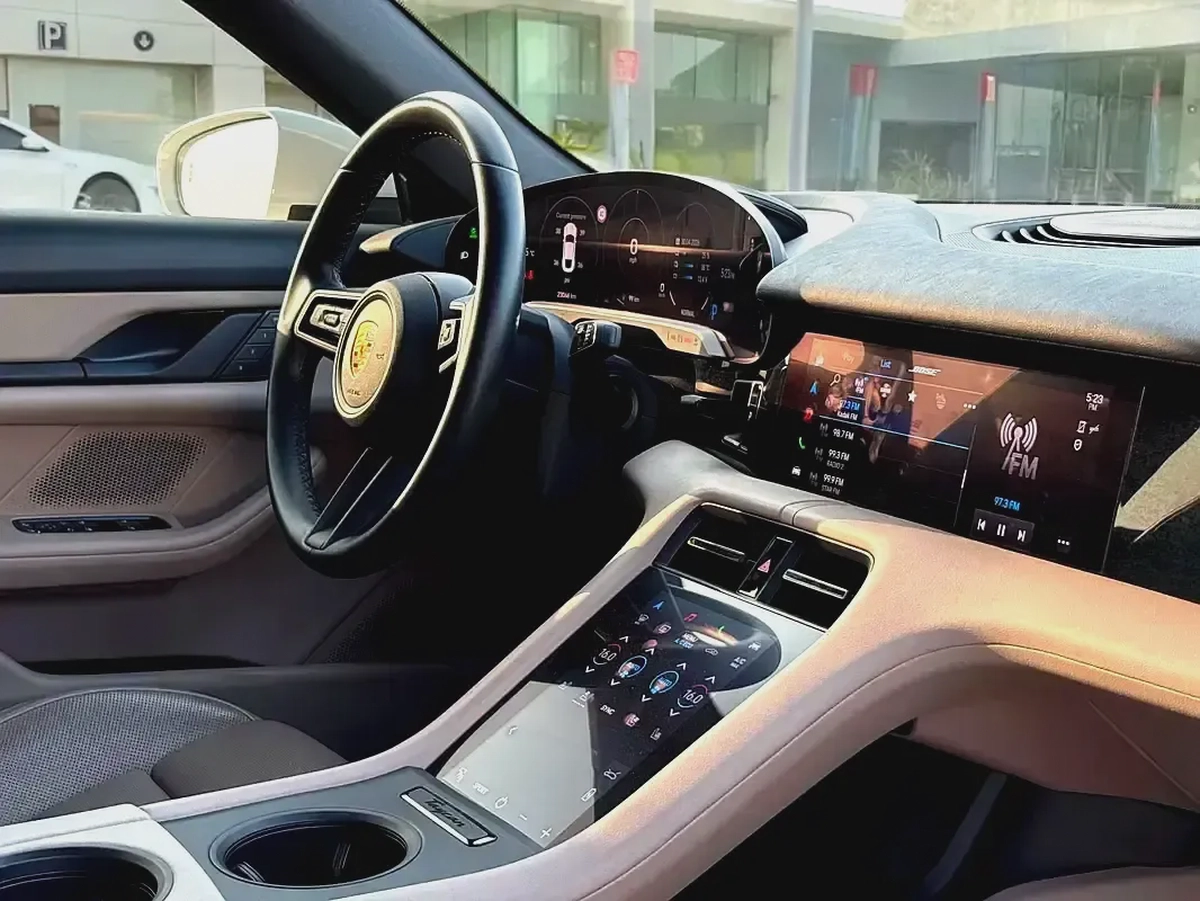 AED 3,030 P.M | 0% DOWN PAYMENT | PORSCHE TAYCAN | EV | 2022-18-18
