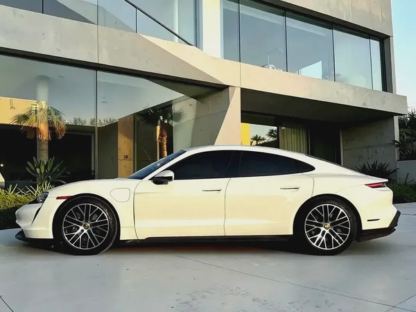 AED 3,030 P.M | 0% DOWN PAYMENT | PORSCHE TAYCAN | EV | 2022