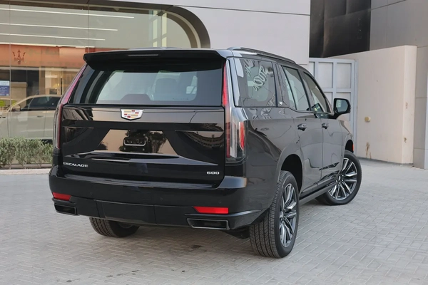 CADILLAC ESCALADE 600 SPORT PLATINUM-0KM-2024-GCC SPECS-UNDER WARRANTY  SERVICE-BRAND NEW