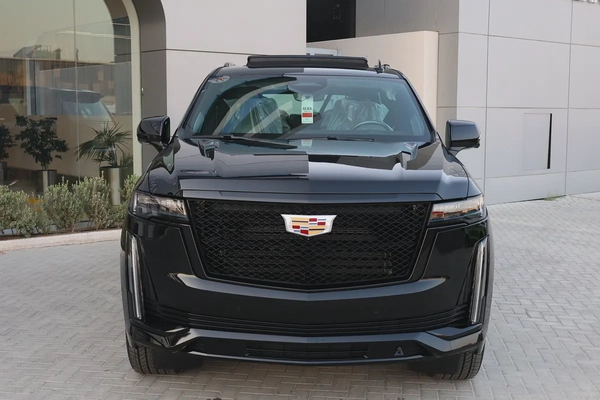 CADILLAC ESCALADE 600 SPORT PLATINUM-0KM-2024-GCC SPECS-UNDER WARRANTY  SERVICE-BRAND NEW