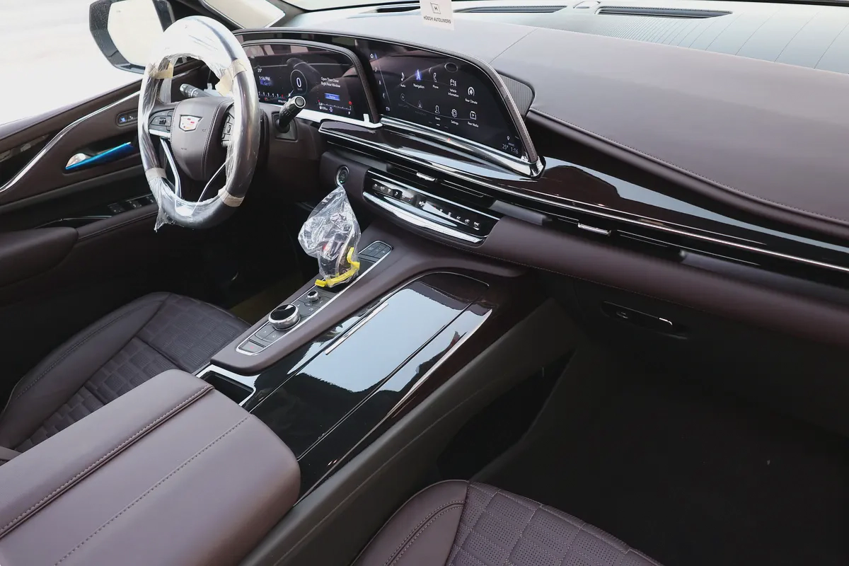 CADILLAC ESCALADE 600 SPORT PLATINUM-0KM-2024-GCC SPECS-UNDER WARRANTY  SERVICE-BRAND NEW-15-15