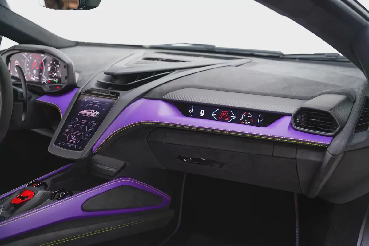 2024 LAMBORGHINI REVUELTO-9-9