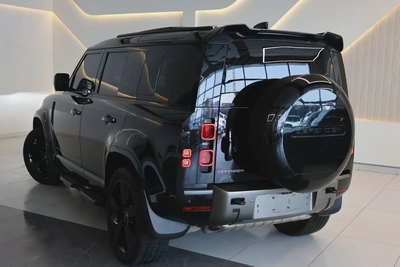 2025 Land Rover Defender 110 X-Dynamic HSE | GCC Specs | Brand New-32000KM-3