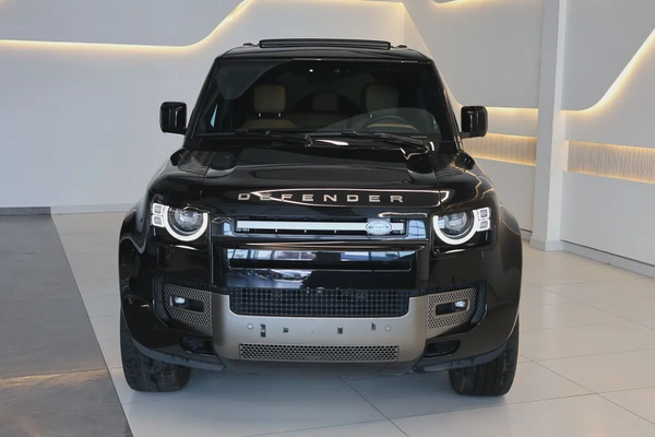 2025 Land Rover Defender 110 X-Dynamic HSE | GCC Specs | Brand New-32000KM