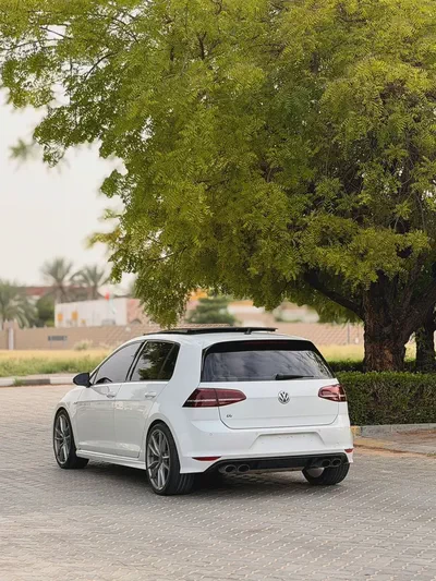 GCC Specs 2015 Volkswagen Golf R - Well Maintained-7