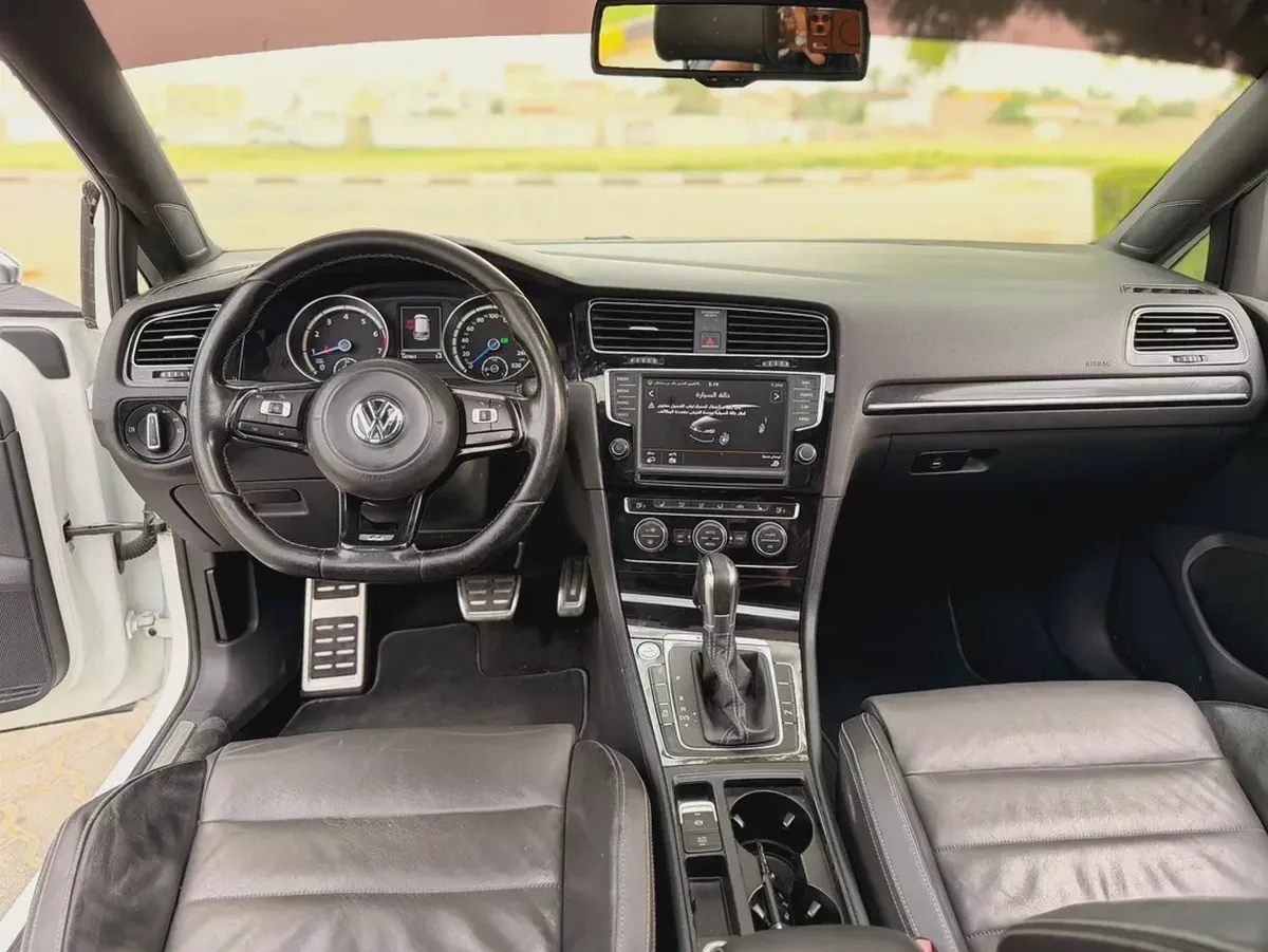 GCC Specs 2015 Volkswagen Golf R - Well Maintained-15-15