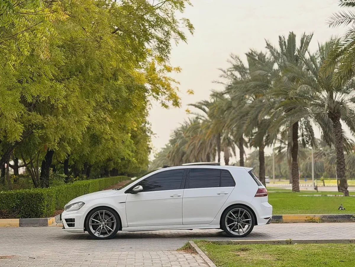 GCC Specs 2015 Volkswagen Golf R - Well Maintained-19-19