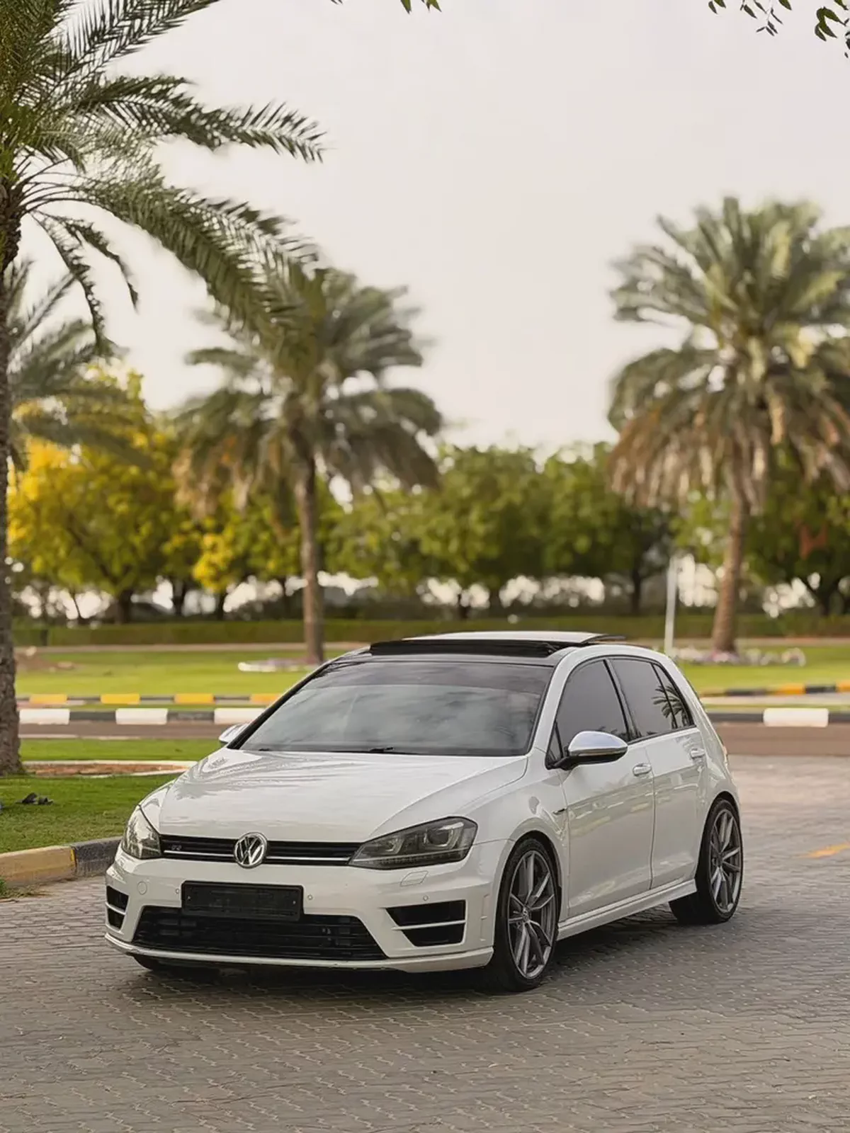 GCC Specs 2015 Volkswagen Golf R - Well Maintained-1-1