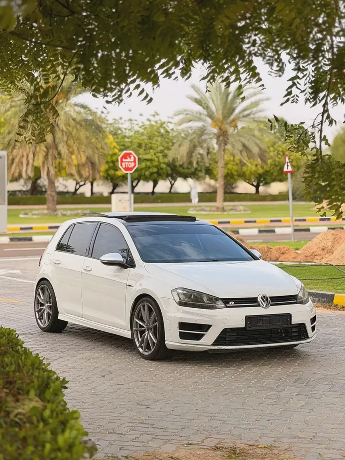 GCC Specs 2015 Volkswagen Golf R - Well Maintained-3-3