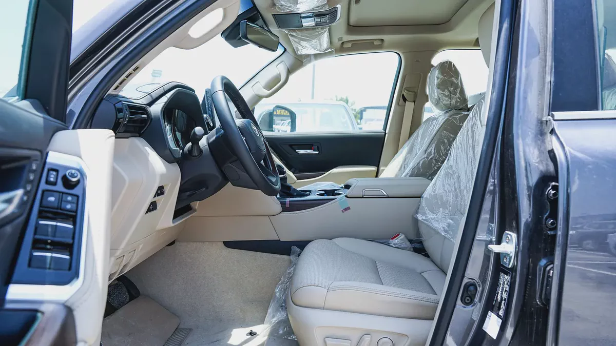 2025 Toyota Land Cruiser VXR 4.0L GCC Specs-11-11