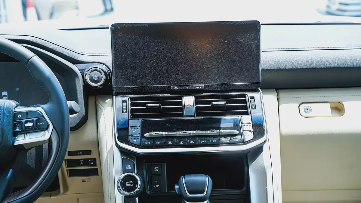 2025 Toyota Land Cruiser VXR 4.0L GCC Specs-16-16