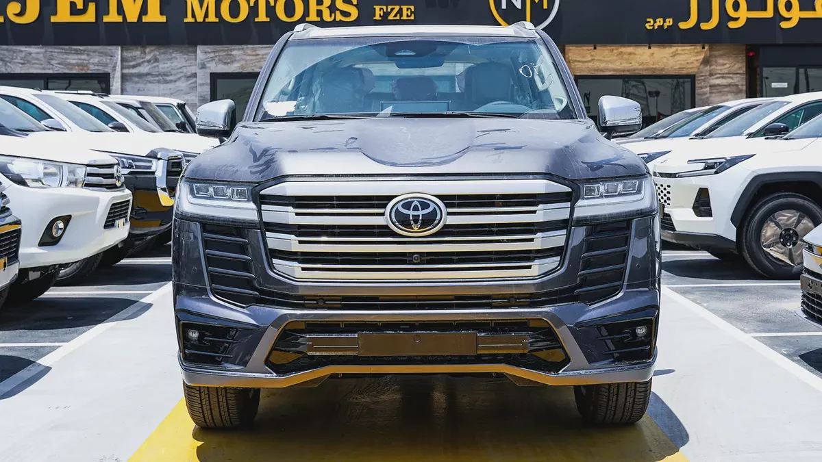 2025 Toyota Land Cruiser VXR 4.0L GCC Specs-2-2
