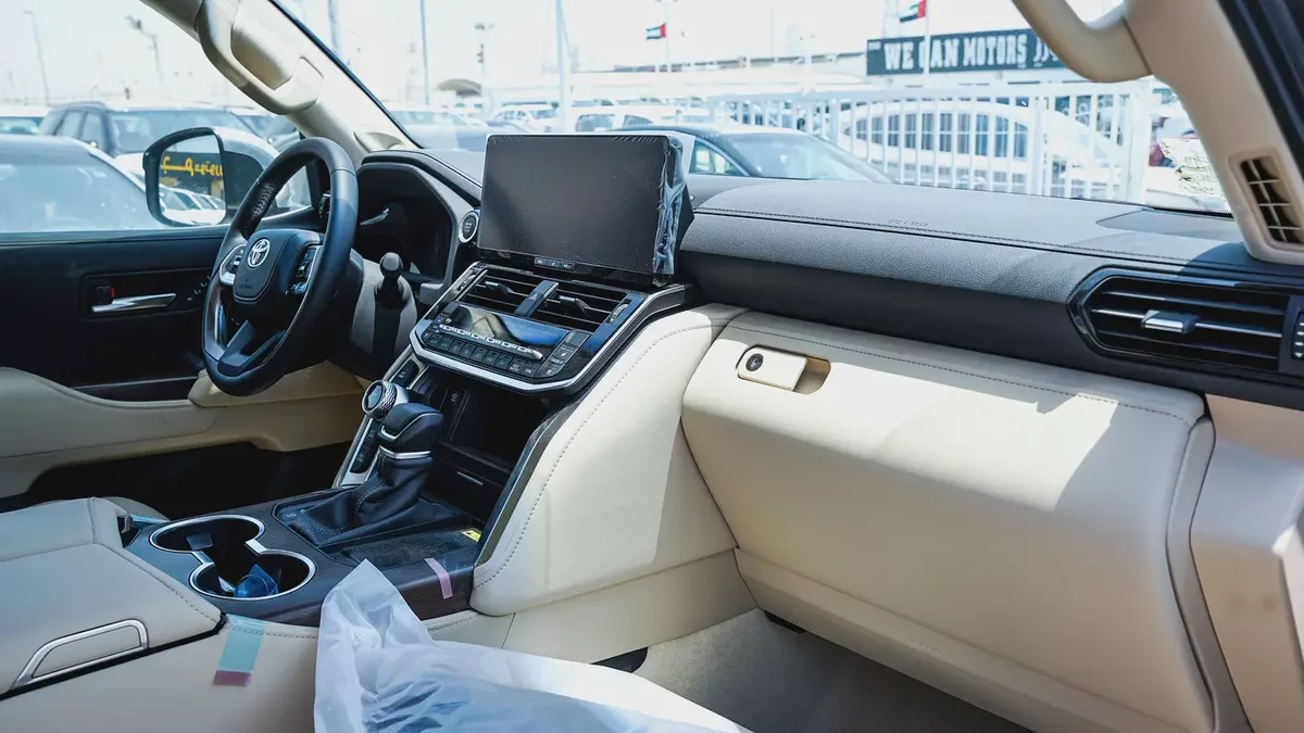 2025 Toyota Land Cruiser VXR 4.0L GCC Specs-7-7