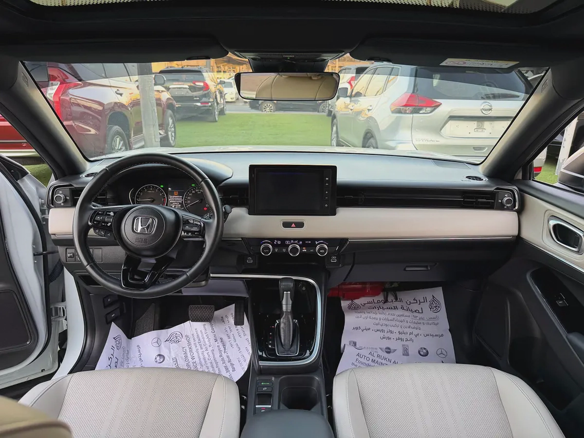 2024 Honda HR-V EX - GCC -FREE ACCIDENT-ORIGINAL PAINT—FULL SERVICE HISTORY-UNDER WARRANTY—Excellent