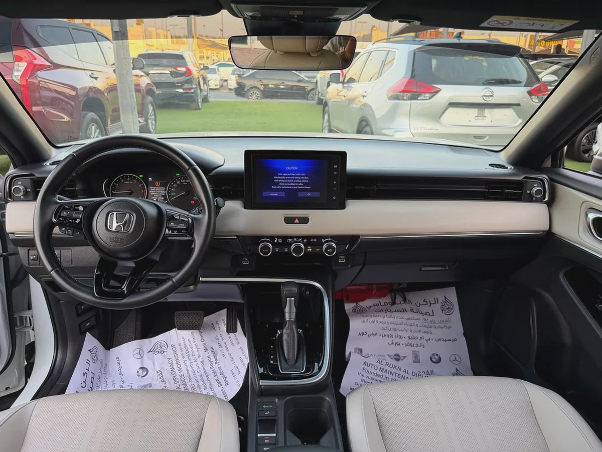 2024 Honda HR-V EX - GCC -FREE ACCIDENT-ORIGINAL PAINT—FULL SERVICE HISTORY-UNDER WARRANTY—Excellent