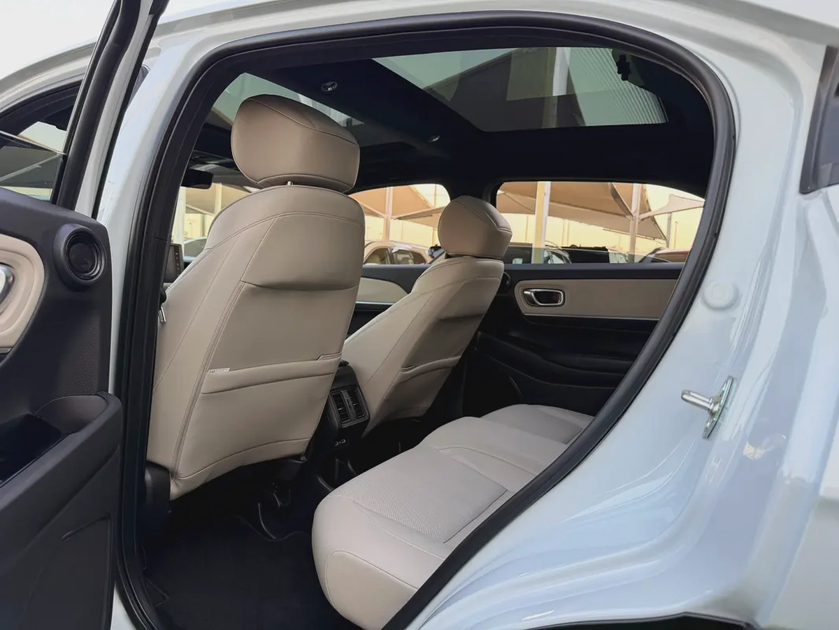 2024 Honda HR-V EX - GCC -FREE ACCIDENT-ORIGINAL PAINT—FULL SERVICE HISTORY-UNDER WARRANTY—Excellent