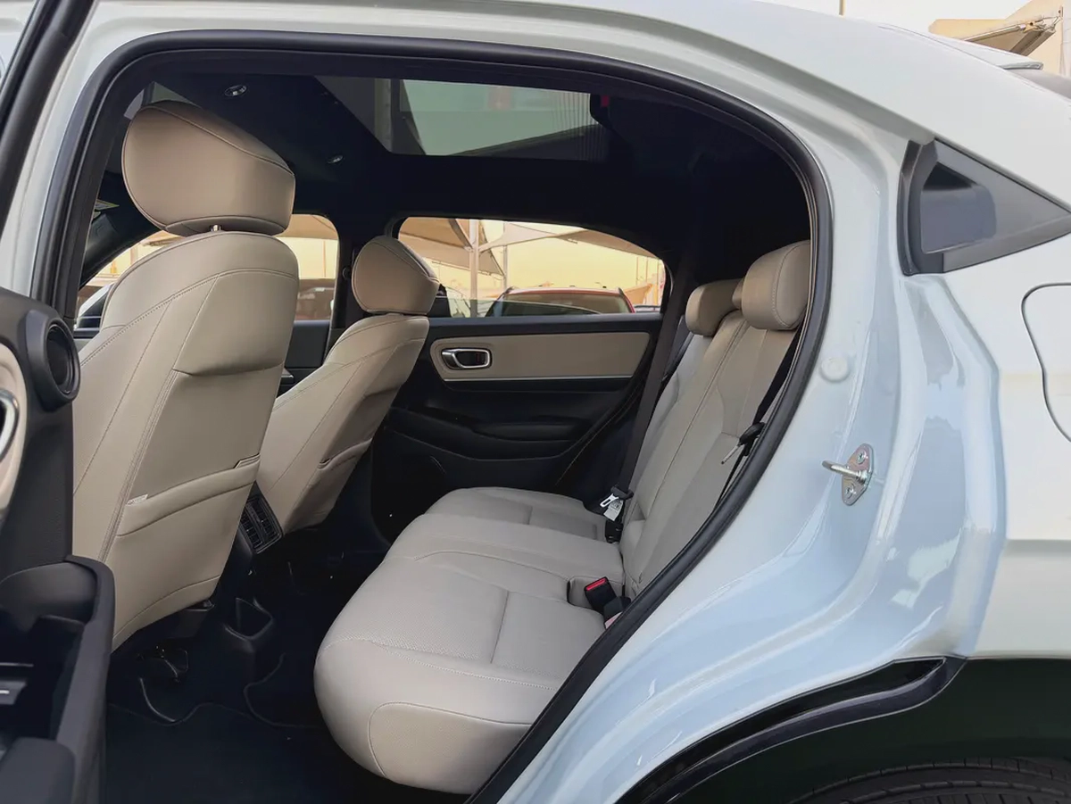 2024 Honda HR-V EX - GCC -FREE ACCIDENT-ORIGINAL PAINT—FULL SERVICE HISTORY-UNDER WARRANTY—Excellent