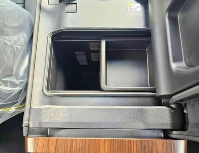 Toyota Land Cruiser VX /4.0L PETROL V6 /RADAR /BIG DVD/JBL SPEAKERS / REAR ENTERTAINMENT DVD /MID OPTION (CODE#VX4MA)-21