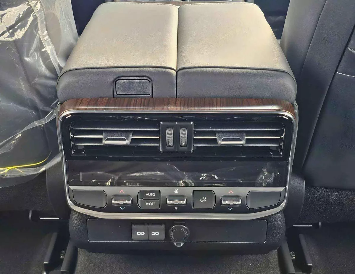 Toyota Land Cruiser VX /4.0L PETROL V6 /RADAR /BIG DVD/JBL SPEAKERS / REAR ENTERTAINMENT DVD /MID OPTION (CODE#VX4MA)-22-0