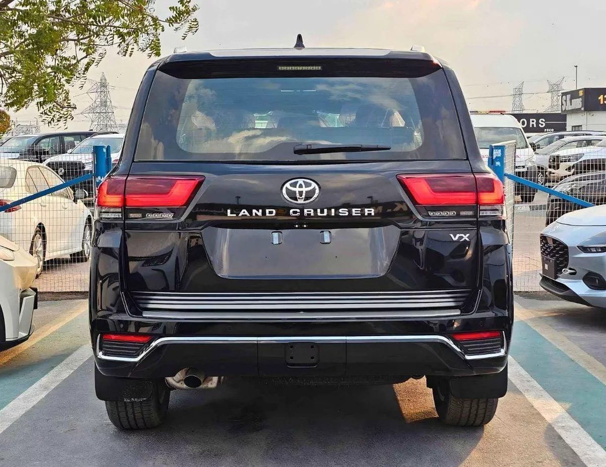 Toyota Land Cruiser VX /4.0L PETROL V6 /RADAR /BIG DVD/JBL SPEAKERS / REAR ENTERTAINMENT DVD /MID OPTION (CODE#VX4MA)-3-0