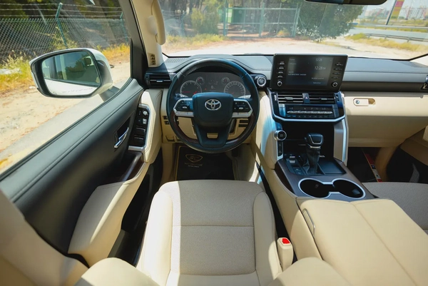 AED 3,572/month | Land cruiser GXR | GCC Specs | REF #T52251