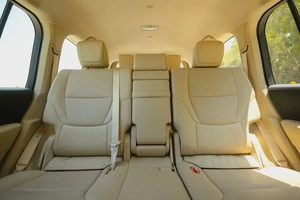 AED 3,572/month | Land cruiser GXR | GCC Specs | REF #T52251