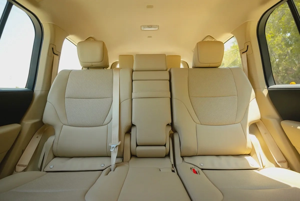 AED 3,572/month | Land cruiser GXR | GCC Specs | REF #T52251